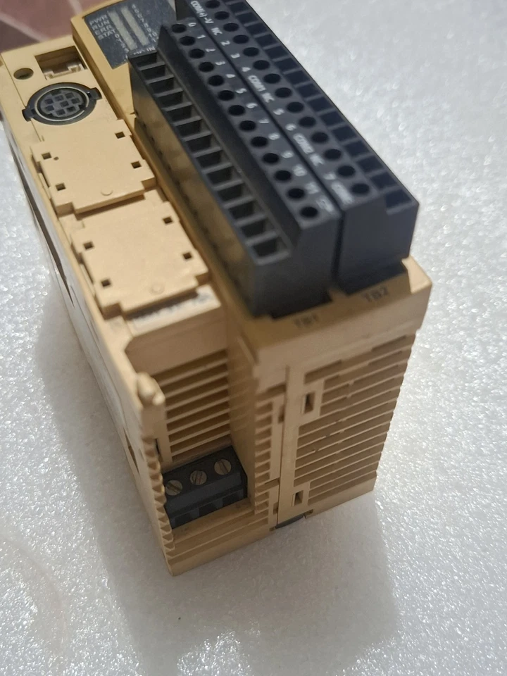 SCHNEIDER TWIDO TWDLMDA20DRT BASE UNIT TWDLMDA20DRT FREE SHIPPING WORLDWIDE